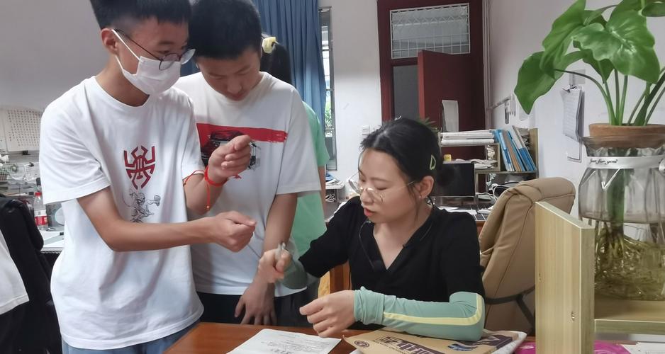 2025新澳门天天开奖免费和换下课铃学生大哭与换下课铃学生大哭视频