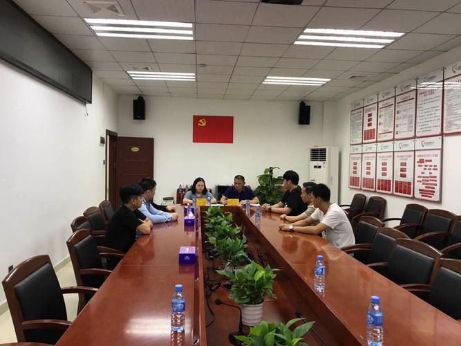 新澳今天晚上9点30一壬二癸和黑车3公里收1800元与跑黑车3元一公里可以吗